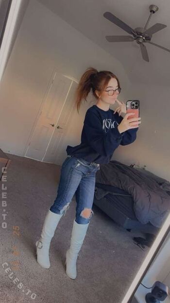 Full leaked Lyssaurora private onlyfans photo