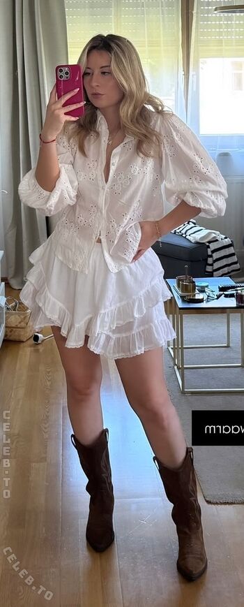 Full leaked Mmmichelle private onlyfans photo