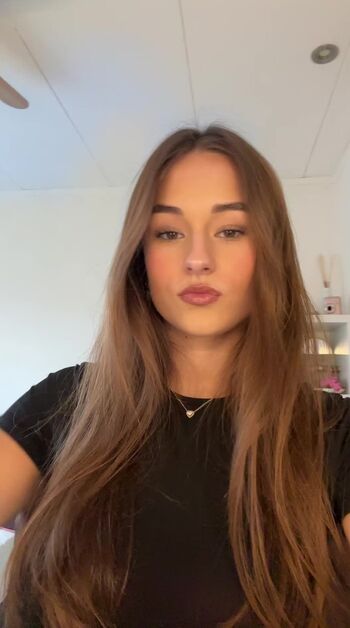 Full leaked Maaike roellies private onlyfans photo