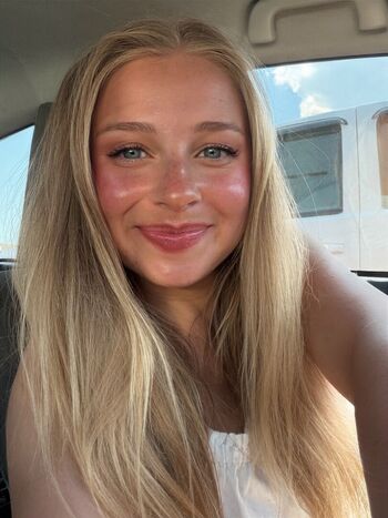 Full leaked Macimccarley page private onlyfans photo