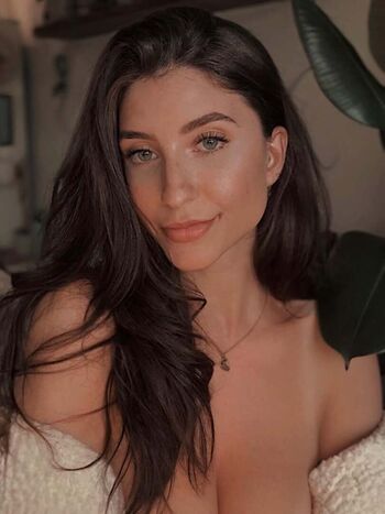 Full leaked Madeline west private onlyfans photo