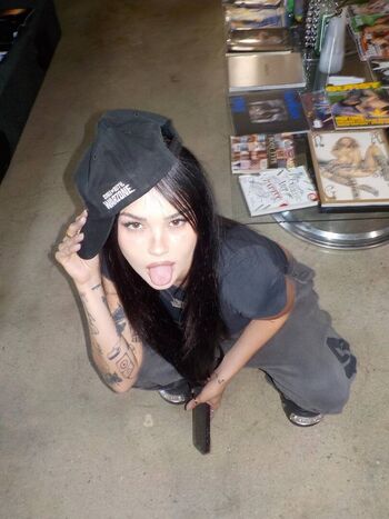Full leaked Maggie lindemann page private onlyfans photo