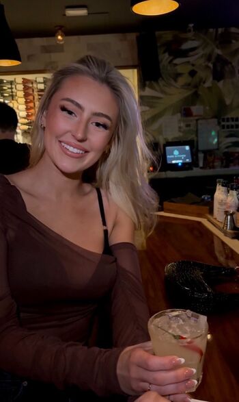 Full leaked Maggieehenry private onlyfans photo