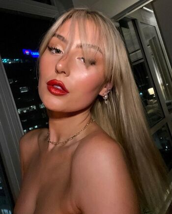 Full leaked Maggieehenry private onlyfans photo