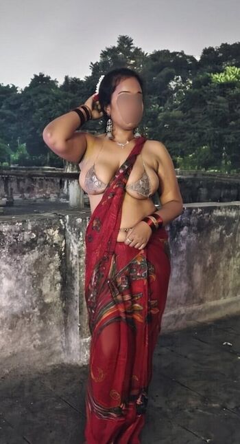 Full leaked Mahi da slut private onlyfans photo