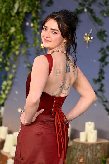 Full leaked Maisie williams page private onlyfans photo