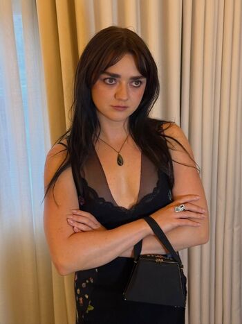 Full leaked Maisie williams private onlyfans photo