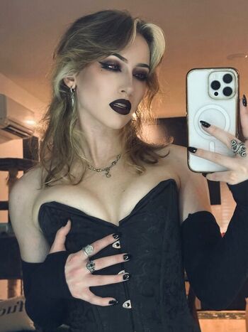 Full leaked Maisielynnie private onlyfans photo