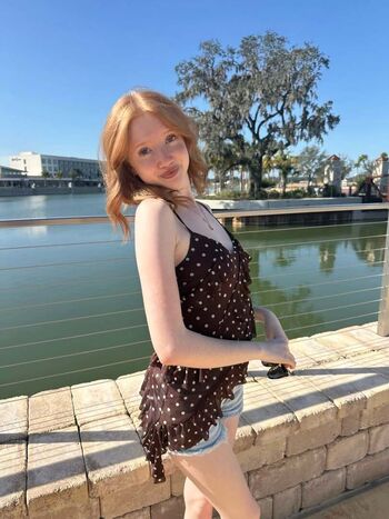 Makenna Kelly / Lifewithmak