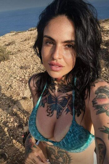 Manola Tenti