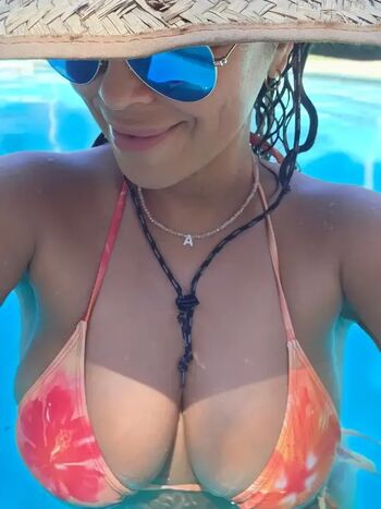 Full leaked Margo pools private onlyfans photo