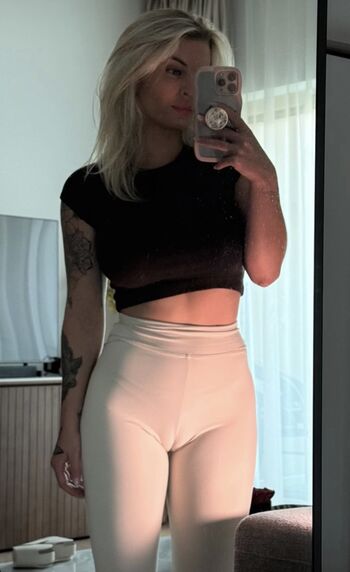 Full leaked Margot dulac private onlyfans photo