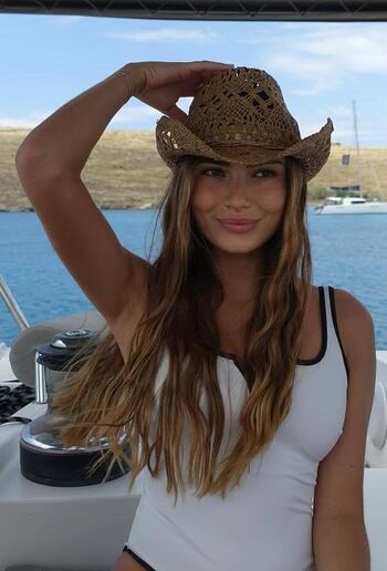 Full leaked Margot sustrac private onlyfans photo