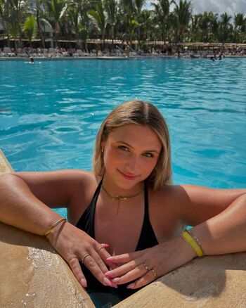 Full leaked Marianne surprenant private onlyfans photo