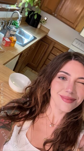 Full leaked Kira thorn/ private onlyfans photo