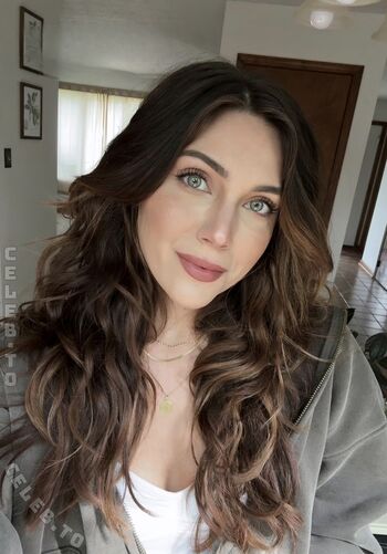 Full leaked Aryayarol/ private onlyfans photo