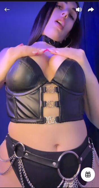 Full leaked Matilda  m darya private onlyfans photo
