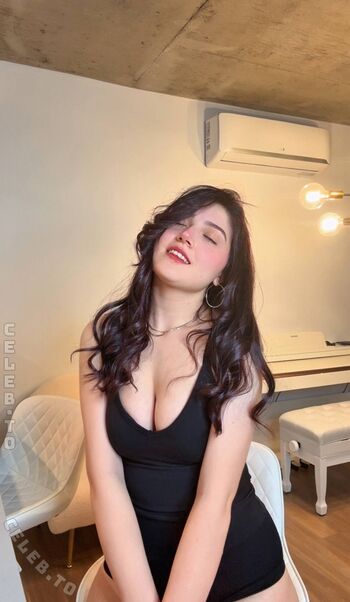 Full leaked Mayamax private onlyfans photo