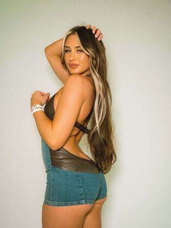 Full leaked Mckinley richard private onlyfans photo