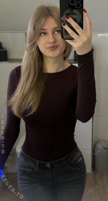 Full leaked Meleomanie private onlyfans photo