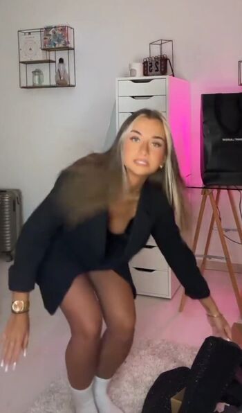 Full leaked Melinecrn private onlyfans photo