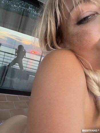 Full leaked Mia julia vip private onlyfans photo