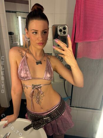 Full leaked Mia stone private onlyfans photo
