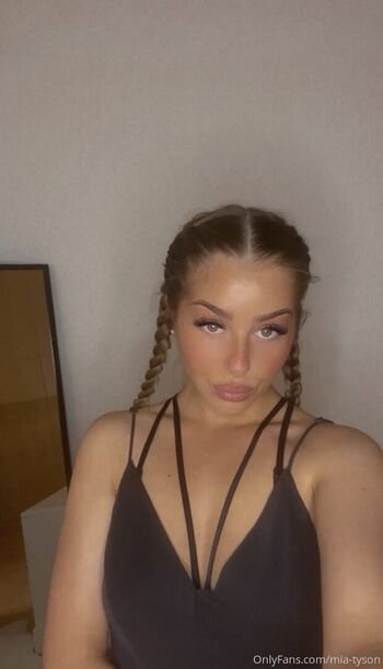 Full leaked Mia tyson private onlyfans photo