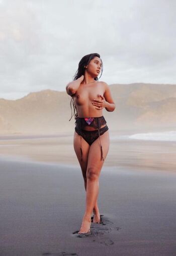 Full leaked Mia z private onlyfans photo
