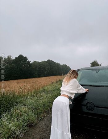 Full leaked Miaa rlt private onlyfans photo