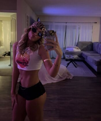 Full leaked Miaawardd page private onlyfans photo