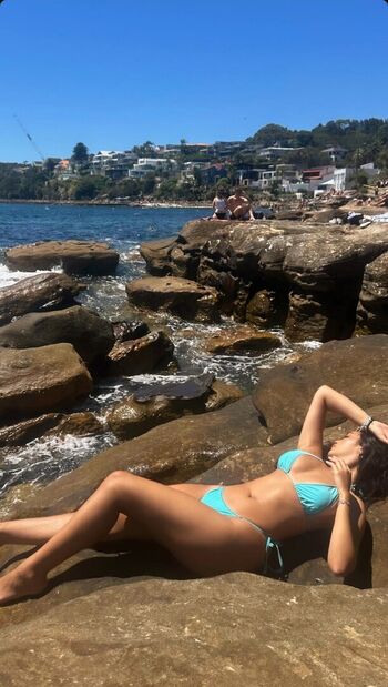 Full leaked Miadyilmaz private onlyfans photo