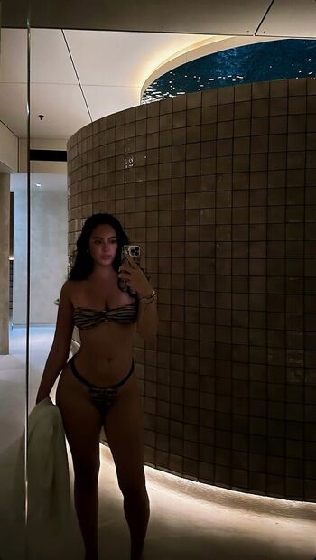 Full leaked Miadyilmaz private onlyfans photo