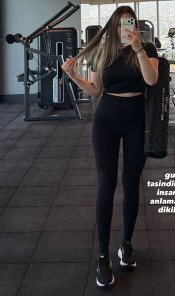 Full leaked Miafitz private onlyfans photo