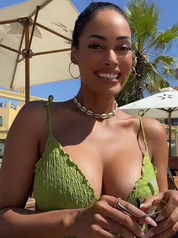 Full leaked Micaela reis page private onlyfans photo