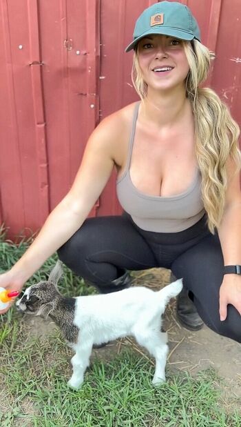 Full leaked Midwestemma private onlyfans photo