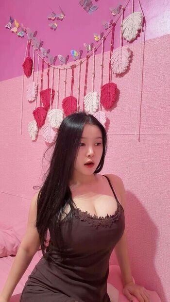 Full leaked Mietektek private onlyfans photo