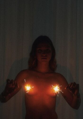 Mikaela Lafuente / Mika Lafuente