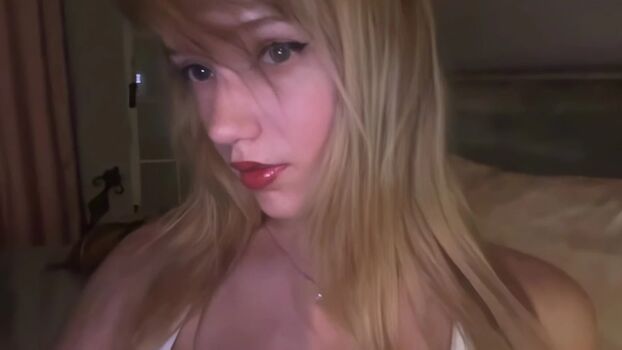 Full leaked Mikahhlynn private onlyfans photo