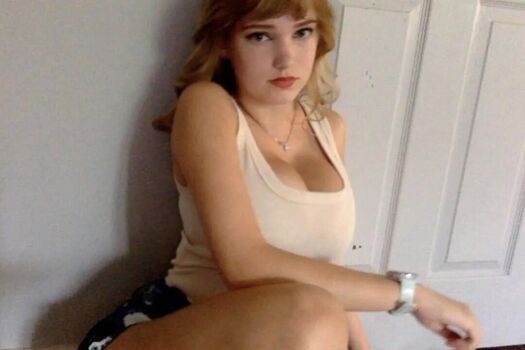 Full leaked Mikahhlynn private onlyfans photo