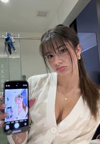 Mikayla Campinos