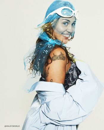 Full leaked Miley cyrus page private onlyfans photo