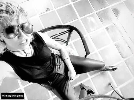 Full leaked Miley cyrus page private onlyfans photo