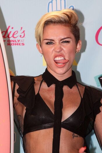 Full leaked Miley cyrus page private onlyfans photo