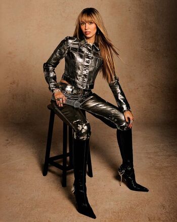 Full leaked Miley cyrus page private onlyfans photo