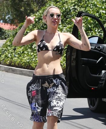Full leaked Miley cyrus page private onlyfans photo