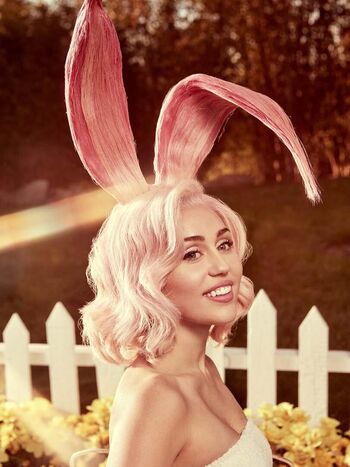 Full leaked Miley cyrus page private onlyfans photo