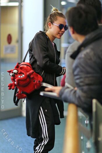 Full leaked Miley cyrus page private onlyfans photo