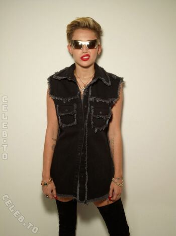 Full leaked Miley cyrus private onlyfans photo