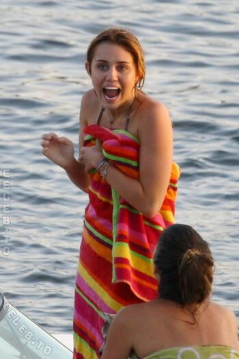 Full leaked Miley cyrus page private onlyfans photo